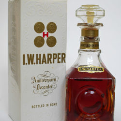 i_w_harper_bonded_bourbon_decanter_1952-1957_with_gift_box