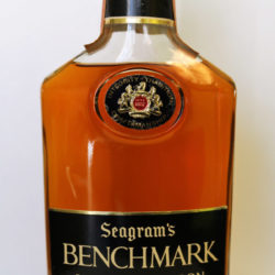 seagrams_benchmark_bourbon_half_pint_1968_front