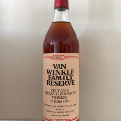 van_winkle_family_reserve_15_year_bourbon_90_proof_foil_top_front