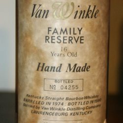 van_winkle_family_reserve_16_1990_front_label