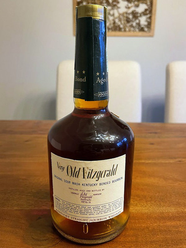 very_old_fitzgerald_8_year_bourbon_1981_back whiskey id identify