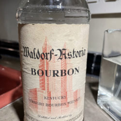 waldorf_astoria_stitzel_weller_bourbon_1957_front_label